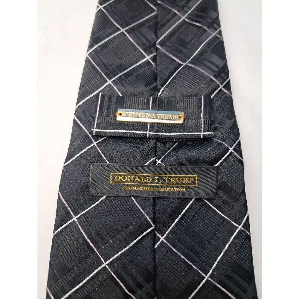 Donald Trump Signature Collection Handmade Pure Silk Stripe Tie L=56'  W=3.85'